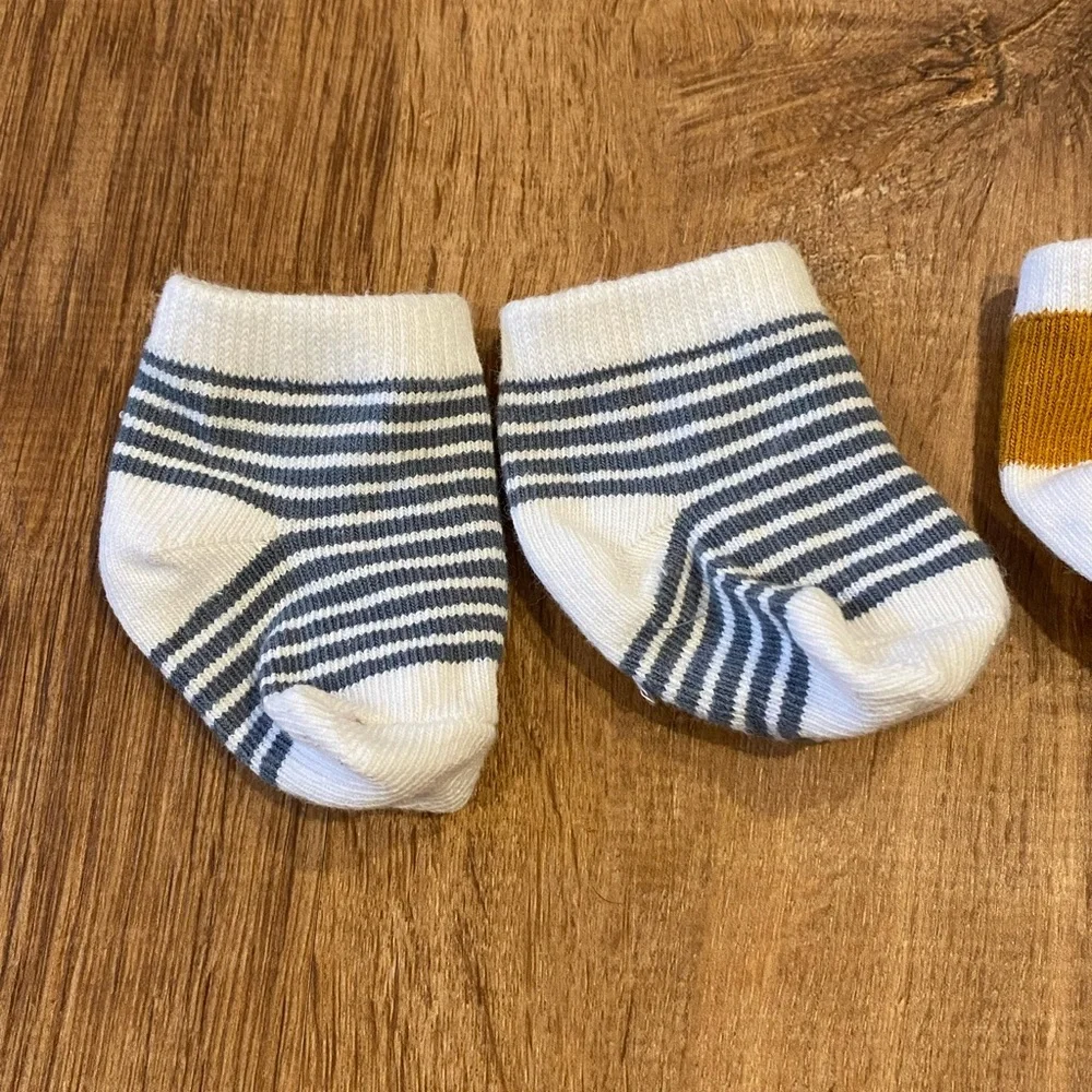 Lila & Jack Pack if 3 Bibs w/Socks